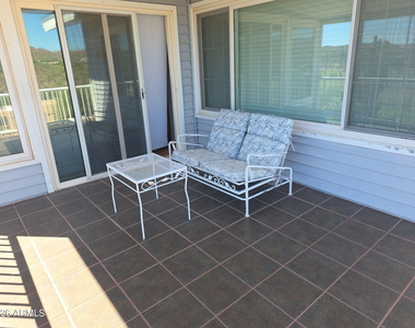908 N Queen Mary Way - Photo Thumbnail 9