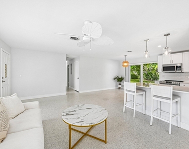 371 Saturn Avenue - Photo Thumbnail 12