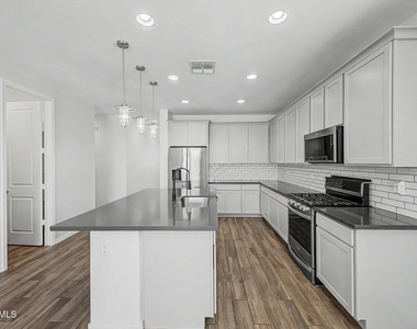 13329 W Lariat Lane - Photo Thumbnail 13