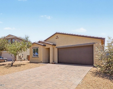 13329 W Lariat Lane - Photo Thumbnail 2