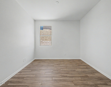 13329 W Lariat Lane - Photo Thumbnail 5