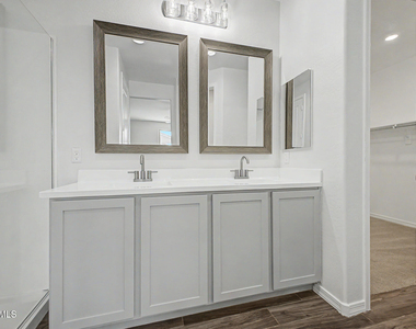 13329 W Lariat Lane - Photo Thumbnail 17