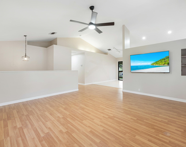8070 Se River Lane - Photo Thumbnail 1