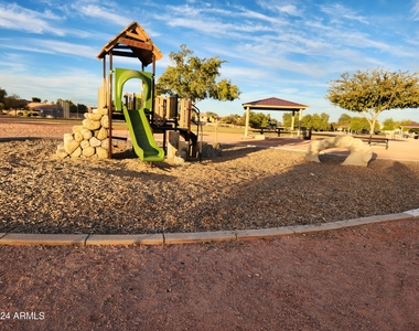 15923 W Post Drive - Photo Thumbnail 22
