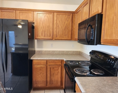 15923 W Post Drive - Photo Thumbnail 4
