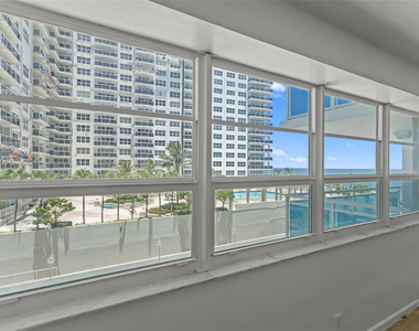 3430 Galt Ocean Drive - Photo Thumbnail 17
