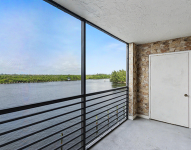 3200 N Ocean Drive - Photo Thumbnail 2