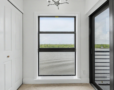 3200 N Ocean Drive - Photo Thumbnail 32