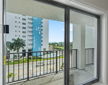 3200 N Ocean Drive - Photo Thumbnail 45