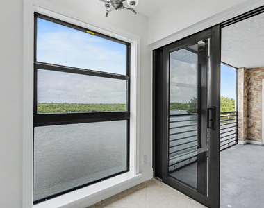 3200 N Ocean Drive - Photo Thumbnail 29