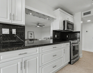 3200 N Ocean Drive - Photo Thumbnail 35