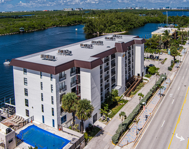 3200 N Ocean Drive - Photo Thumbnail 7