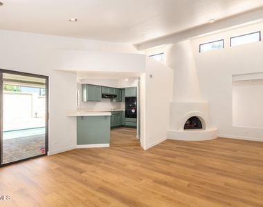 4850 E Paseo Way - Photo Thumbnail 3