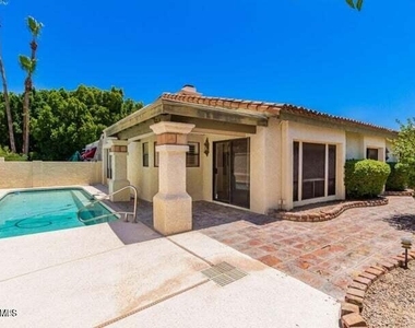 4850 E Paseo Way - Photo Thumbnail 14