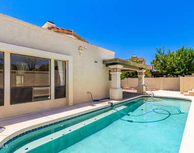 4850 E Paseo Way - Photo Thumbnail 13