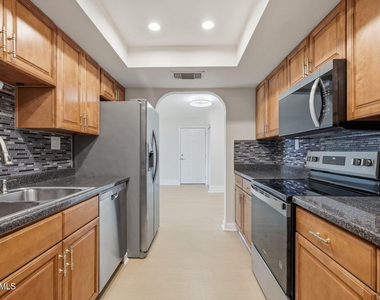3825 E Camelback Road - Photo Thumbnail 15