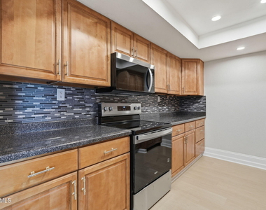 3825 E Camelback Road - Photo Thumbnail 11