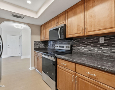 3825 E Camelback Road - Photo Thumbnail 13