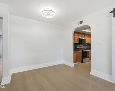 3825 E Camelback Road - Photo Thumbnail 9