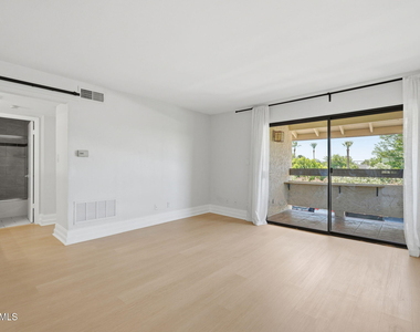3825 E Camelback Road - Photo Thumbnail 5