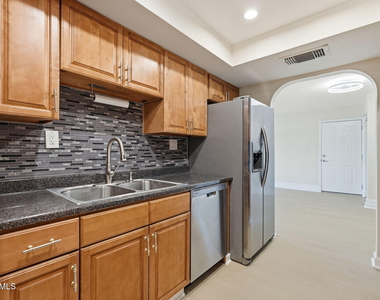 3825 E Camelback Road - Photo Thumbnail 14