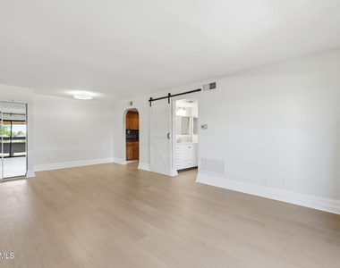 3825 E Camelback Road - Photo Thumbnail 6