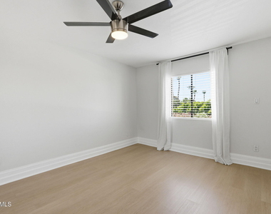 3825 E Camelback Road - Photo Thumbnail 17