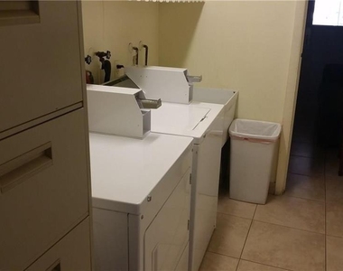 941 Crystal Lake Drive - Photo Thumbnail 7