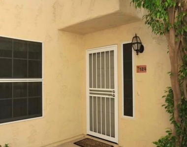 1333 E Morten Avenue - Photo Thumbnail 5