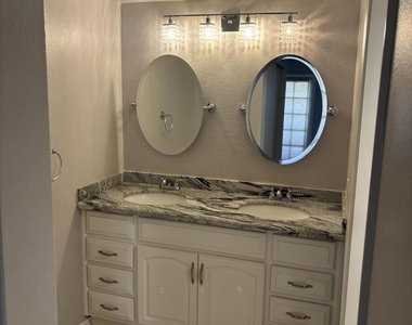 1333 E Morten Avenue - Photo Thumbnail 14