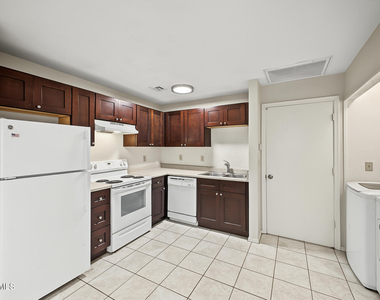 16033 N 25th Street - Photo Thumbnail 15
