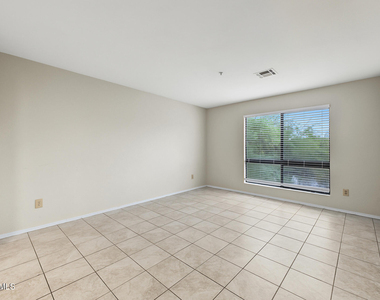 16033 N 25th Street - Photo Thumbnail 3