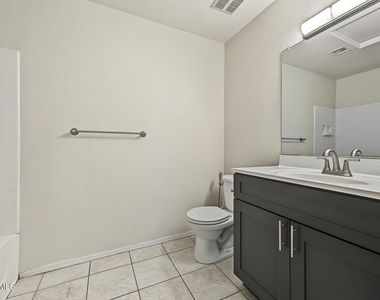 16033 N 25th Street - Photo Thumbnail 14