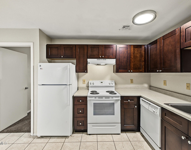 16033 N 25th Street - Photo Thumbnail 4