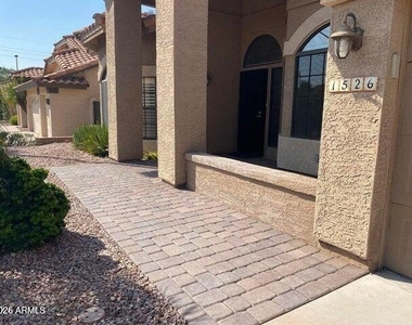 1526 W Wagner Drive - Photo Thumbnail 3