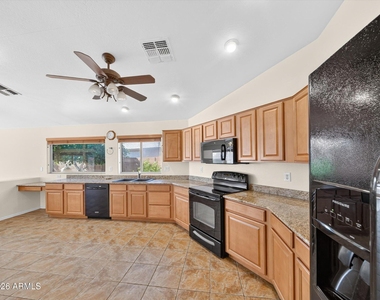 4209 W Wahalla Lane - Photo Thumbnail 15