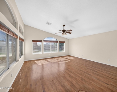 4209 W Wahalla Lane - Photo Thumbnail 10