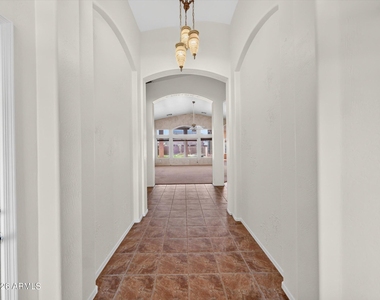 4209 W Wahalla Lane - Photo Thumbnail 6