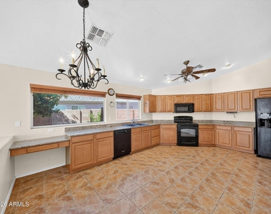 4209 W Wahalla Lane - Photo Thumbnail 13