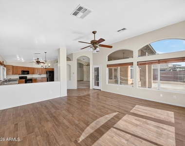 4209 W Wahalla Lane - Photo Thumbnail 12