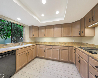 2422 E Oregon Avenue - Photo Thumbnail 7