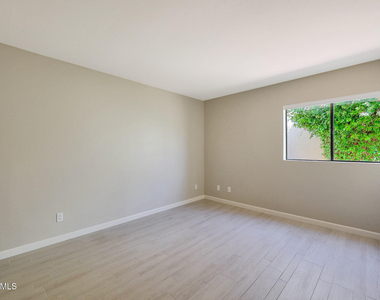 2422 E Oregon Avenue - Photo Thumbnail 22
