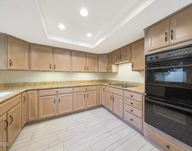 2422 E Oregon Avenue - Photo Thumbnail 8