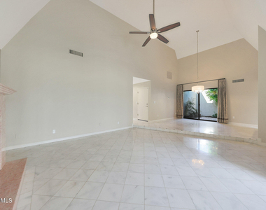 2422 E Oregon Avenue - Photo Thumbnail 2