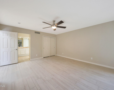 2422 E Oregon Avenue - Photo Thumbnail 14