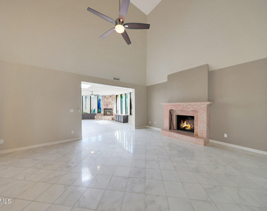 2422 E Oregon Avenue - Photo Thumbnail 1