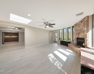 2422 E Oregon Avenue - Photo Thumbnail 12