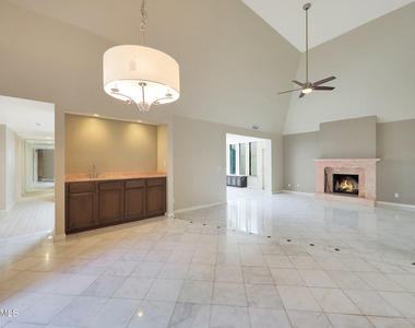 2422 E Oregon Avenue - Photo Thumbnail 3