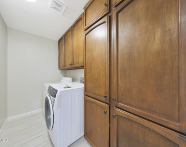 2422 E Oregon Avenue - Photo Thumbnail 10