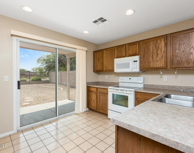 15193 W Adams Street - Photo Thumbnail 9